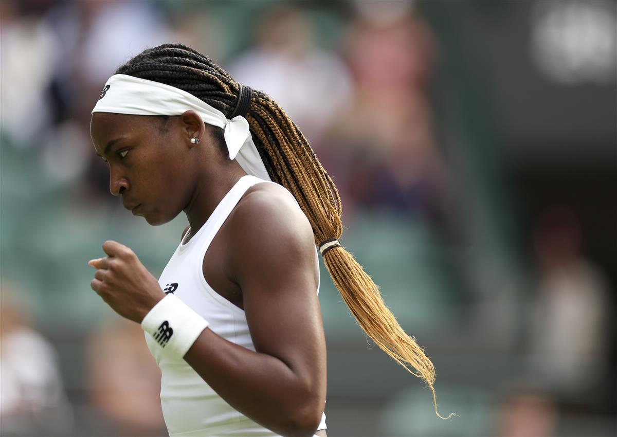 有助于莱万 有助于莱万