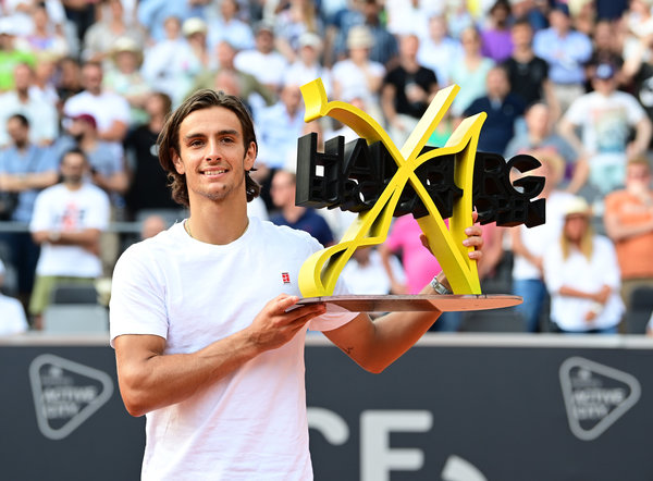 更是一场攻 更是一场攻